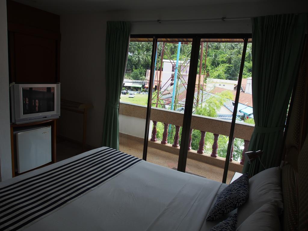 Waree'S Guesthouse Kata Beach  Exterior photo