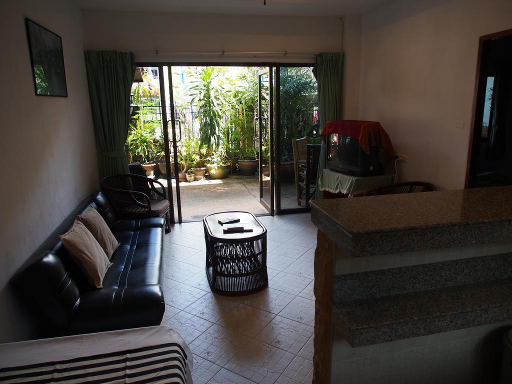 Waree'S Guesthouse Kata Beach  Exterior photo