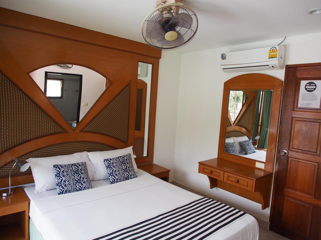 Waree'S Guesthouse Kata Beach  Exterior photo